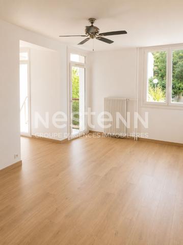 Appartement T5 avec balcon loggia, cave et  1 place de parking privatif