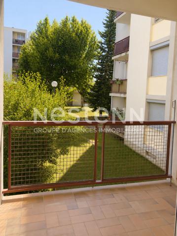 Appartement T5 avec balcon loggia, cave et  1 place de parking privatif