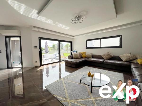 Maison contemporaine avec piscine & spa – 7 pièces