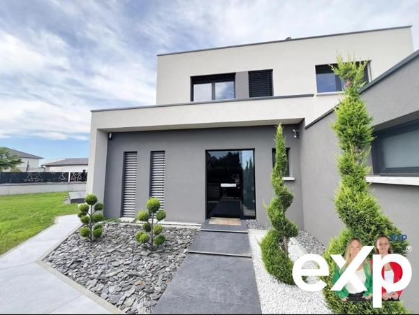 Maison contemporaine avec piscine & spa – 7 pièces