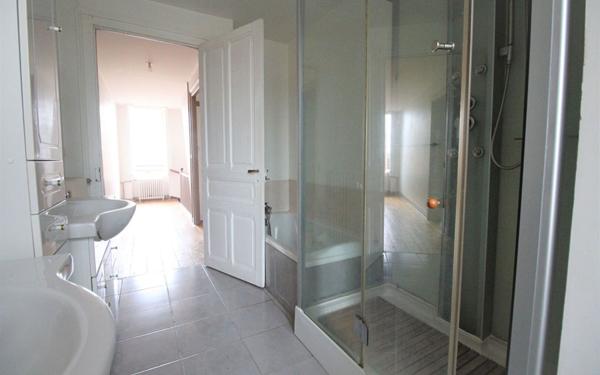 Maison à vendre    5 pièces • 118 m2 Saint-Léonard-de-Noblat