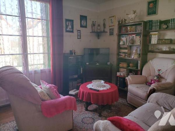 A SAISIR ! Maison à Vendre à Guéret (23000) en Creuse (23) comprenant : 

- Un sous-sol de ga...