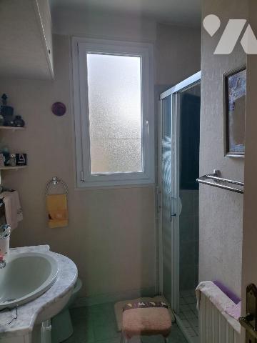 A SAISIR ! Maison à Vendre à Guéret (23000) en Creuse (23) comprenant : 

- Un sous-sol de ga...