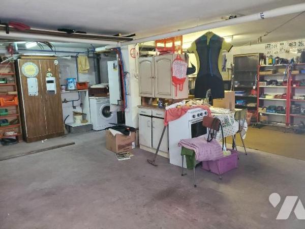 A SAISIR ! Maison à Vendre à Guéret (23000) en Creuse (23) comprenant : 

- Un sous-sol de ga...