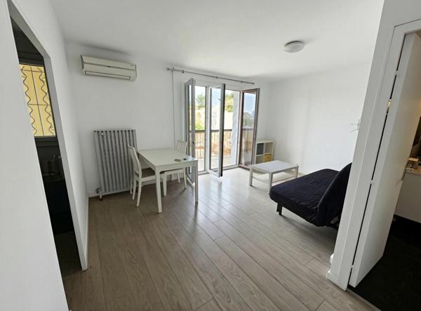 Grand Studio  MARSEILLE 1ER ARRONDISSEMENT (13) Balcon