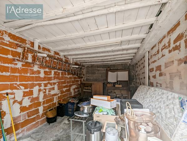 Maison familiale en pierre avec dépendances - Puy L'Évêque