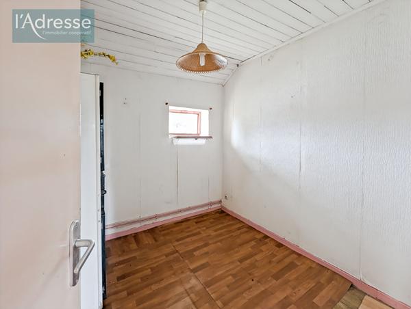 Maison familiale en pierre avec dépendances - Puy L'Évêque