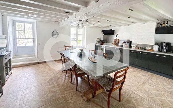 Maison à vendre    5 pièces • 203,05 m2 Crépy-en-Valois