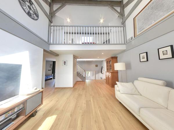 Maison coup de coeur - 8 pièces de 180 m2 en centre-ville