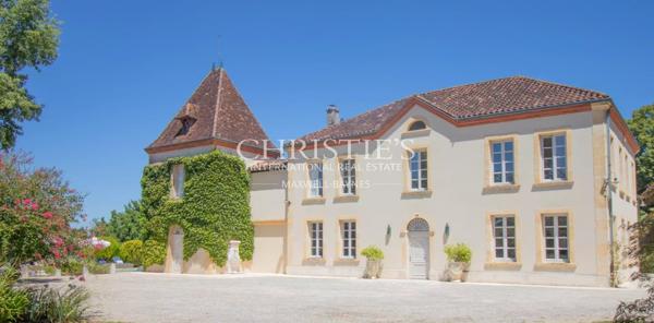 L’Élégante Propriété Riveraine Lotus Lily – Avec Jetée Privée