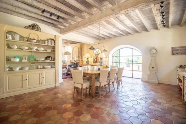 L’Élégante Propriété Riveraine Lotus Lily – Avec Jetée Privée