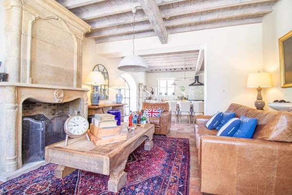 L’Élégante Propriété Riveraine Lotus Lily – Avec Jetée Privée