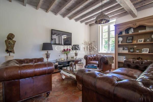 L’Élégante Propriété Riveraine Lotus Lily – Avec Jetée Privée