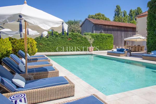 L’Élégante Propriété Riveraine Lotus Lily – Avec Jetée Privée