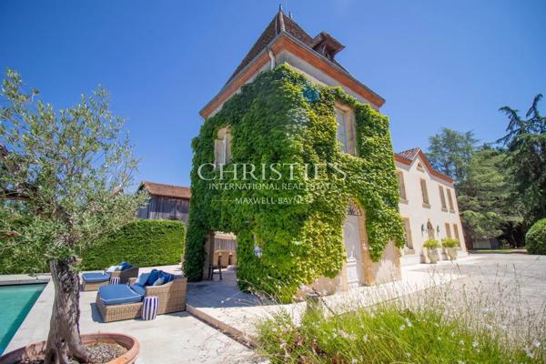 L’Élégante Propriété Riveraine Lotus Lily – Avec Jetée Privée