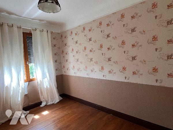 Pavillon sur sous sol proche du centre ville