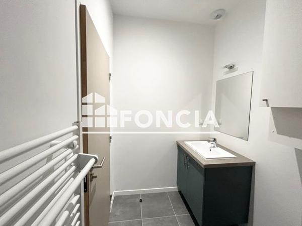 Location Appartement 2 pièces 46.6 m² - 72 BOULEVARD DU PRESIDENT CARNOT, APT 004 Agen 47000