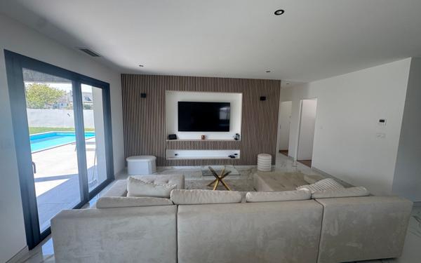 Maison à vendre    5 pièces •  Boeil-Bezing