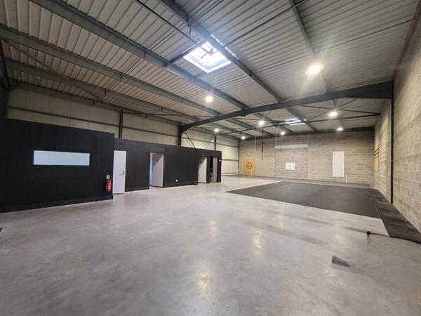 A LOUER - 370 m² - Local d'activité - TOURNEBRIDE LA CHEVROLIERE
