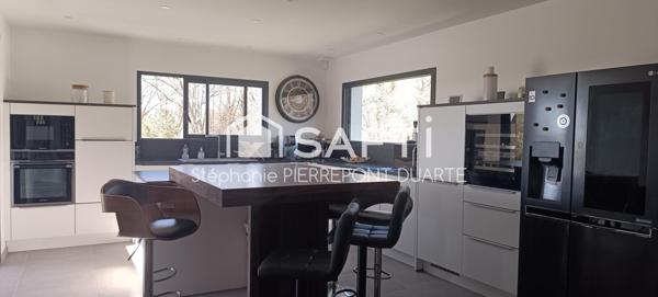 TRELISSAC, VILLA D'EXCEPTION AU COEUR DE LA NATURE