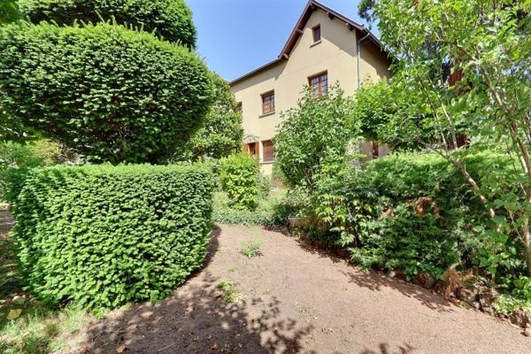 EXCLUSIVITE CHAMALIERES, secteur massenet , belle et grande villa evc dépendances