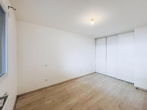 Bouscat proche tram, T2 avec terrasse et place de parking