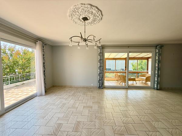 MAISON FAMILIALE PROCHE COMMERCES