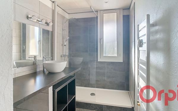 Appartement à vendre    3 pièces •  Sorgues