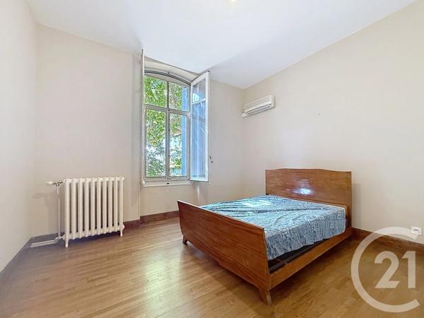 Maison à vendre  11 pièces - 256,77 m 2   CHATEAURENARD  - 13