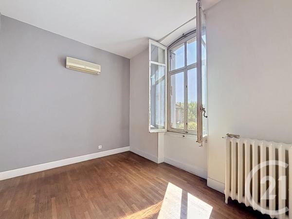 Maison à vendre  11 pièces - 256,77 m 2   CHATEAURENARD  - 13