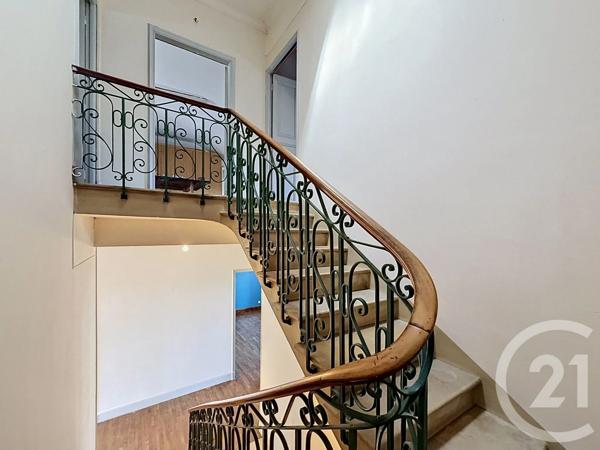 Maison à vendre  11 pièces - 256,77 m 2   CHATEAURENARD  - 13