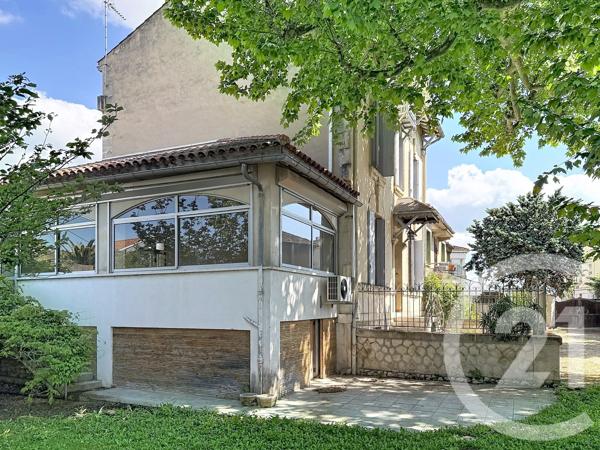 Maison à vendre  11 pièces - 256,77 m 2   CHATEAURENARD  - 13