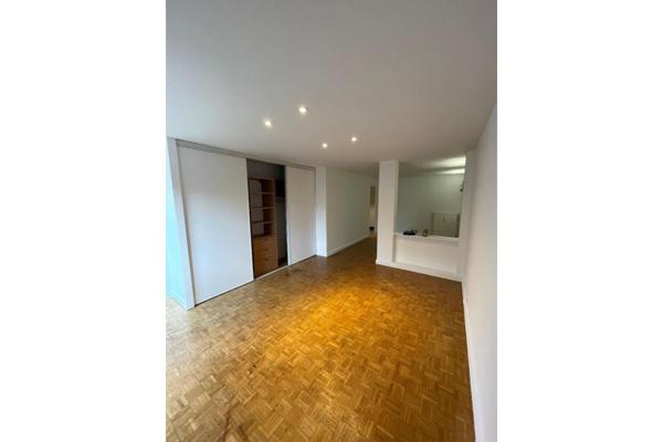 A LOUER : T3 à LILLE • Rue Royale - VIEUX LILLE • 1 070 € CC • Réf. 259-001
