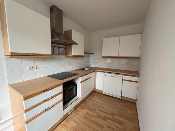 A LOUER : T3 à LILLE • Rue Royale - VIEUX LILLE • 1 070 € CC • Réf. 259-001