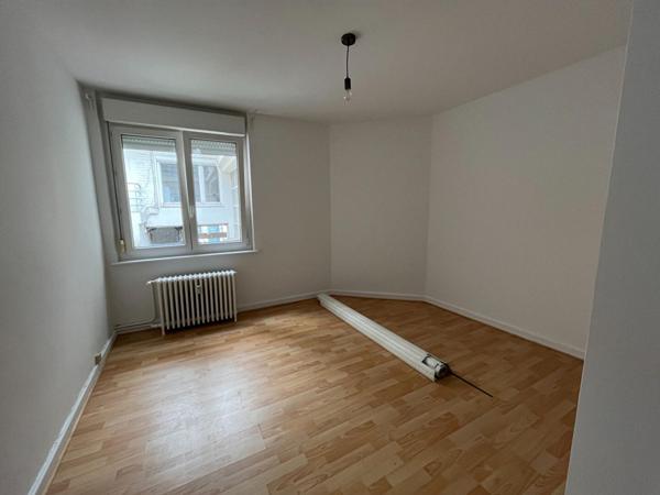 A LOUER : T3 à LILLE • Rue Royale - VIEUX LILLE • 1 070 € CC • Réf. 259-001