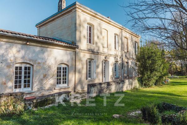 Maison de Maître à proximité de Bordeaux donnant sur la Garonne