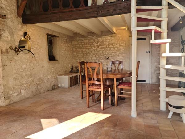 Maison de charme, vue dégagée, piscine au calme