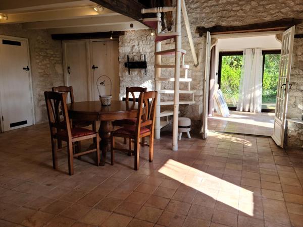 Maison de charme, vue dégagée, piscine au calme