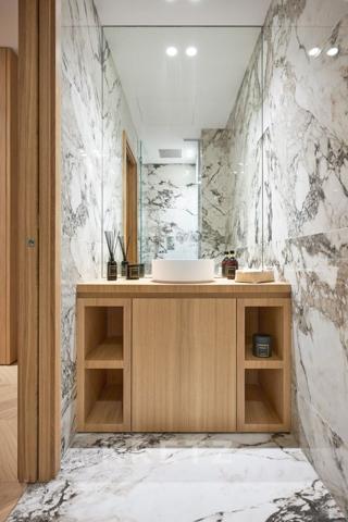 Appartement entièrement rénové sur le celèbre boulevard de la Croisette