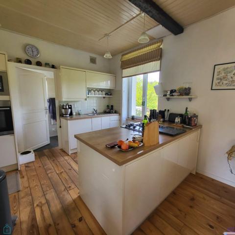 Jolie maison de village au calme avec grand jardin