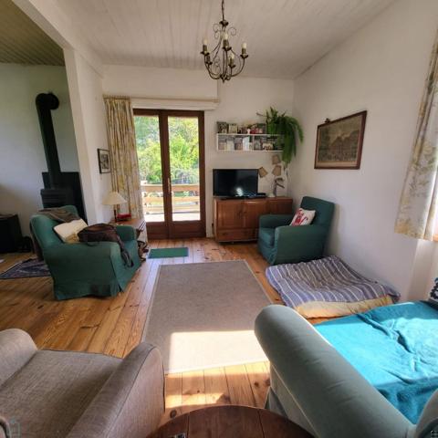 Jolie maison de village au calme avec grand jardin