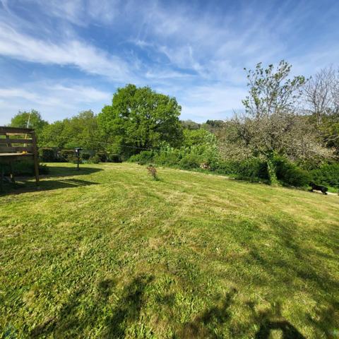 Jolie maison de village au calme avec grand jardin