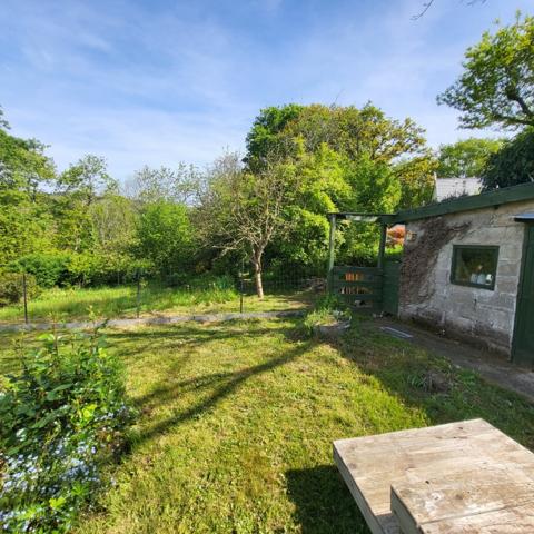 Jolie maison de village au calme avec grand jardin