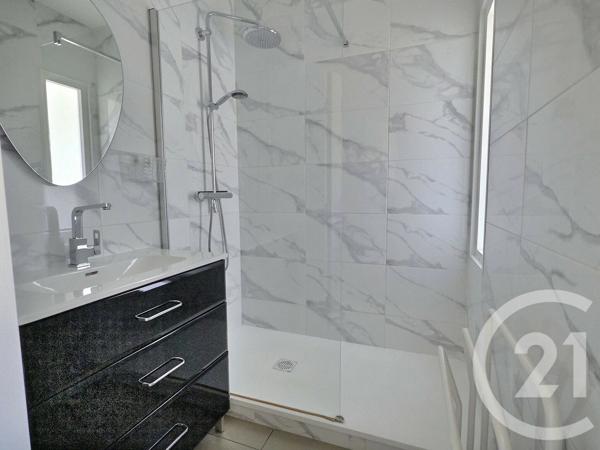 Appartement F3 à vendre  3 pièces - 56,20 m 2   LA LONDE LES MAURES  - 83