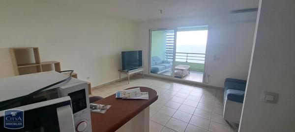 Appartement à louer 2 pièces 49.78m² Saint-Denis (97490)