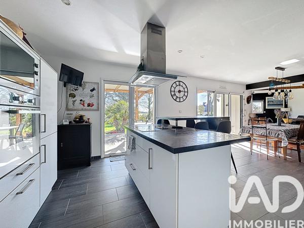 Maison à vendre 6 pièces 156 m² Grâce-Uzel