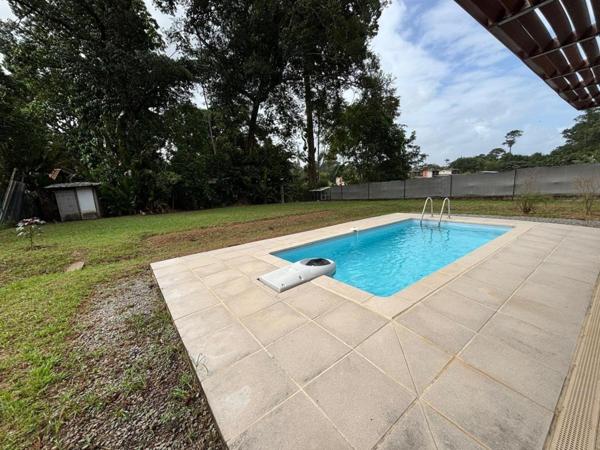 VILLA T5 AVEC JARDIN TERRASSE ET PISCINE