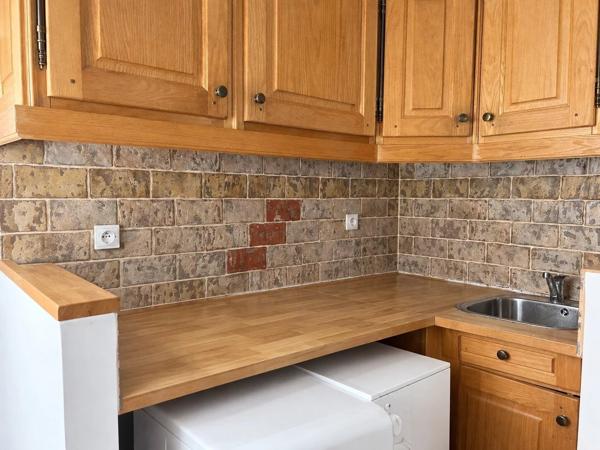 Vente                                                      Appartement
                        
                     2 pièces                      47 m2                     à Paris 18