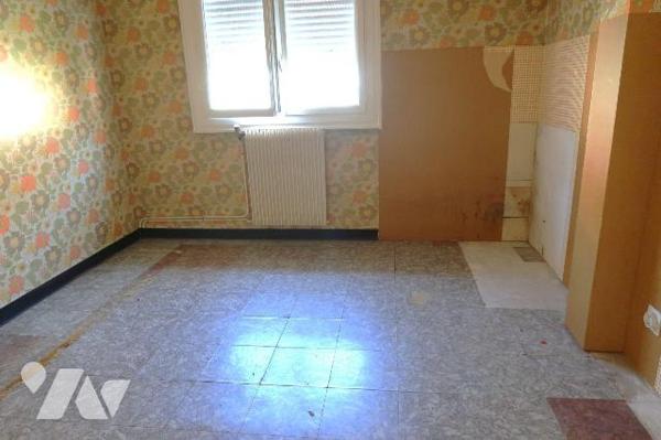 Ensemble immobilier libre de toute occupation, composé de deux maisons :
. PAVILLON (env.119m2...