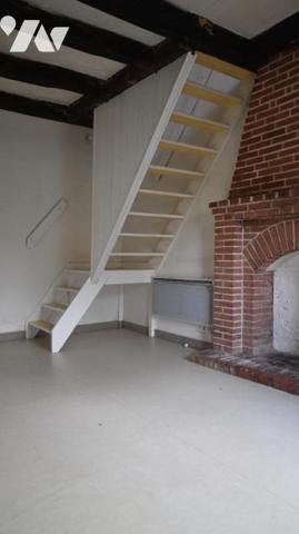 Ensemble immobilier libre de toute occupation, composé de deux maisons :
. PAVILLON (env.119m2...